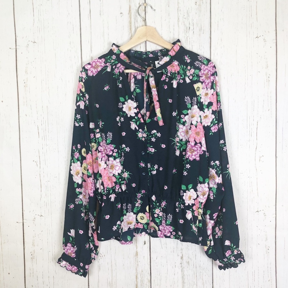 H&M Floral Keyhole Neck Button Up Blouse